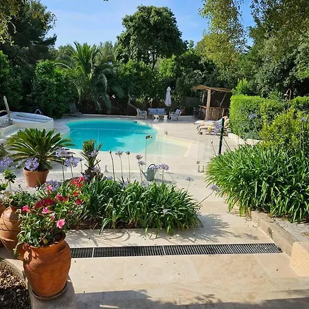Avec Piscine, Grandes Terrasses Et Jardin A Supprimer La Croix-Valmer